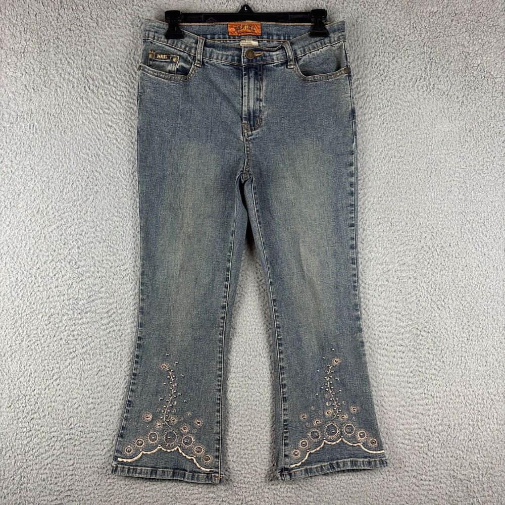 Daniel Jeans USA Women’s Size 9 Embroidered Rivets Boot Cut